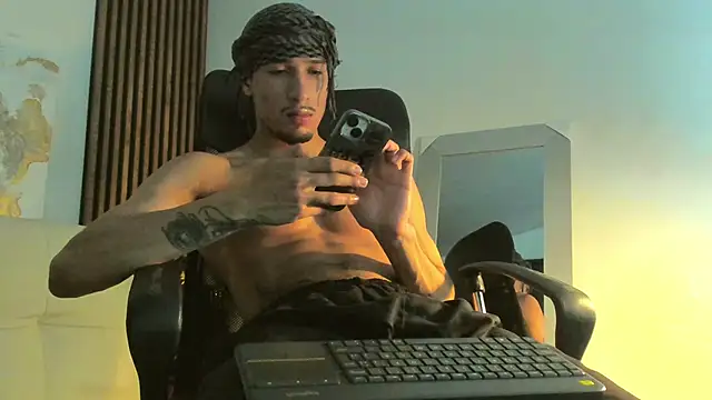 Snapshot of rafael_stone chatting on 03-04-25, 03:44 rafael stone online show from 03-04-25, 03:44