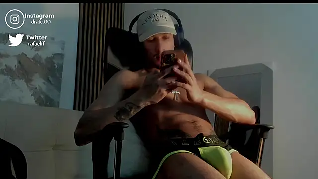 Snapshot of rafael_stone chatting on 09-20-25, 02:45 rafael stone online show from 09-20-25, 02:45