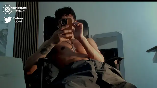 Snapshot of rafael_stone chatting on 09-25-25, 02:37 rafael stone online show from 09-25-25, 02:37