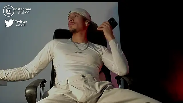 Snapshot of rafael_stone chatting on 09-30-25, 02:16 rafael stone online show from 09-30-25, 02:16