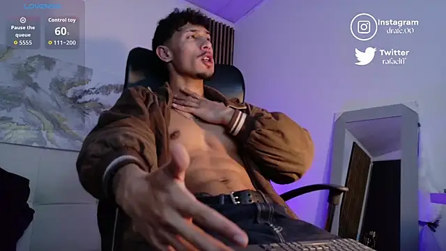 Snapshot of rafael_stone chatting on 10-24-25, 02:19 rafael stone online show from 10-24-25, 02:19