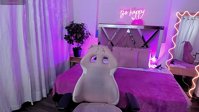 Daphnne tay online show from 02-26-25, 03:32