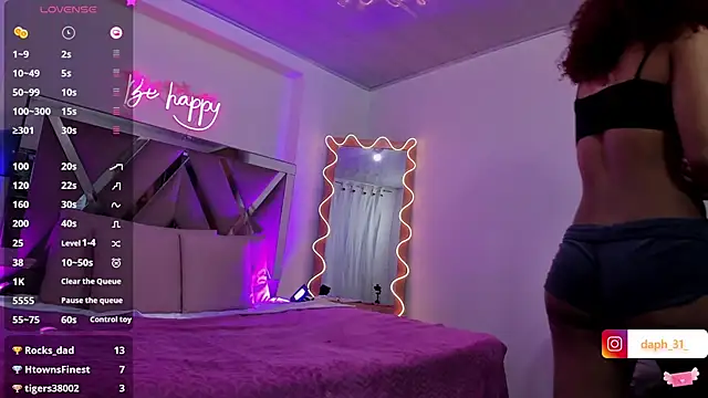 Daphnne tay online show from 02-26-25, 06:37