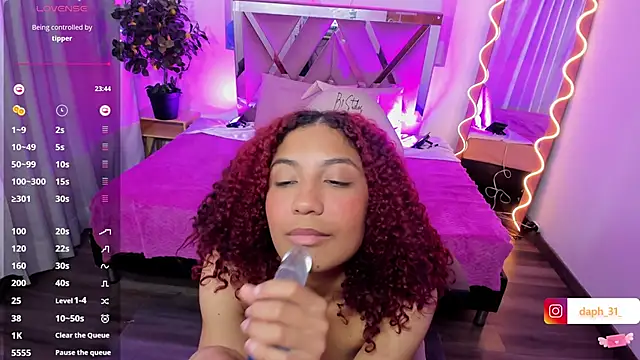 Daphnne tay online show from 02-26-25, 09:42