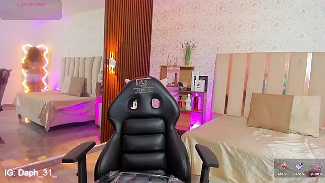 Daphnne tay online show from 09-26-25, 03:21