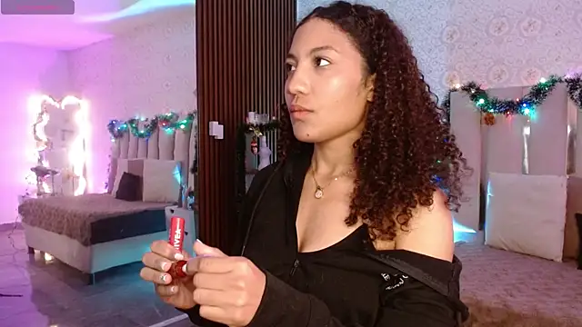 Daphnne tay online show from 11-22-25, 06:23