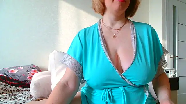 Snapshot of Brionia chatting on 02-27-25, 06:18 Brionia online show from 02-27-25, 06:18