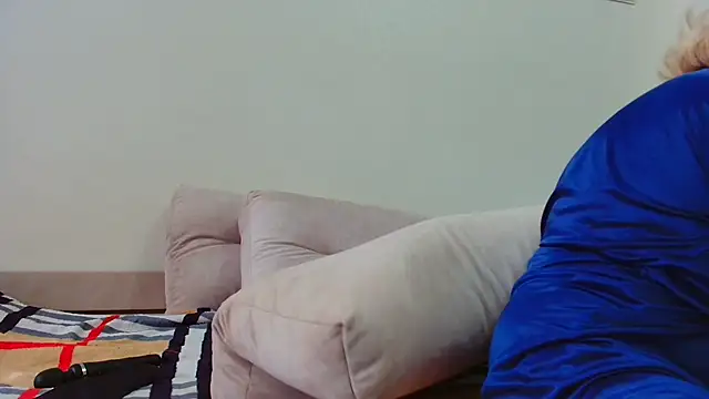 Snapshot of Brionia chatting on 03-06-25, 06:41 Brionia online show from 03-06-25, 06:41