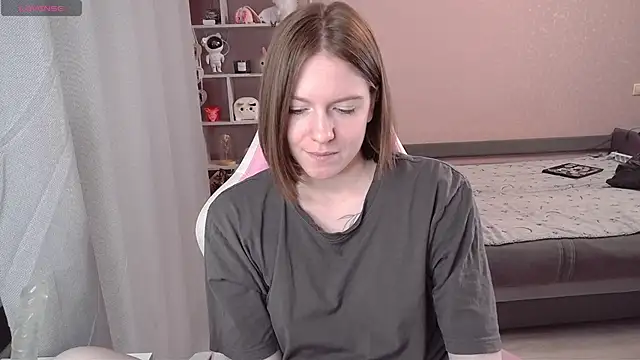 Snapshot of CassieJuice69 chatting on 10-24-25, 06:15 CassieJuice69 online show from 10-24-25, 06:15