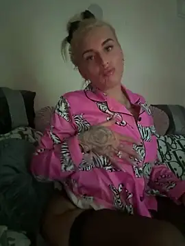 Snapshot of Barbie_26 chatting on 12-07-24, 08:16 Barbie 26 online show from 12-07-24, 08:16