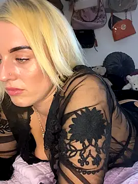 Snapshot of Barbie_26 chatting on 11-30-25, 03:16 Barbie 26 online show from 11-30-25, 03:16