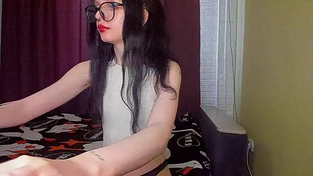 Hi Kitti online show from 03-19-25, 09:17