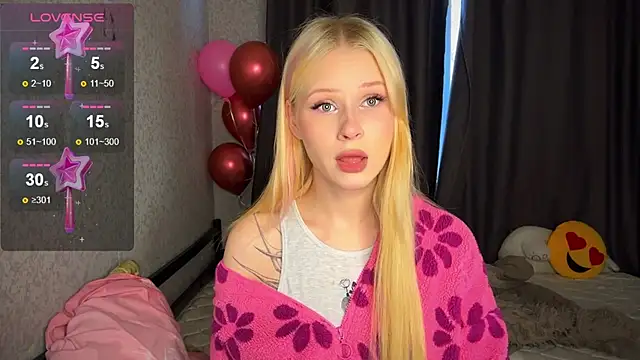 Snapshot of lisa_barbie chatting on 12-10-24, 08:51 lisa barbie online show from 12-10-24, 08:51