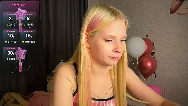 Snapshot of lisa_barbie chatting on 12-14-24, 05:36 lisa barbie online show from 12-14-24, 05:36