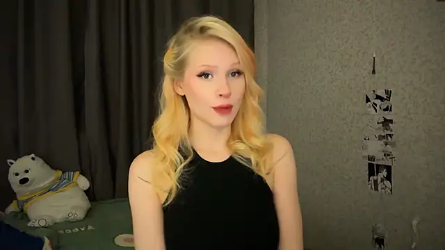 Snapshot of lisa_barbie chatting on 01-20-25, 02:25 lisa barbie online show from 01-20-25, 02:25