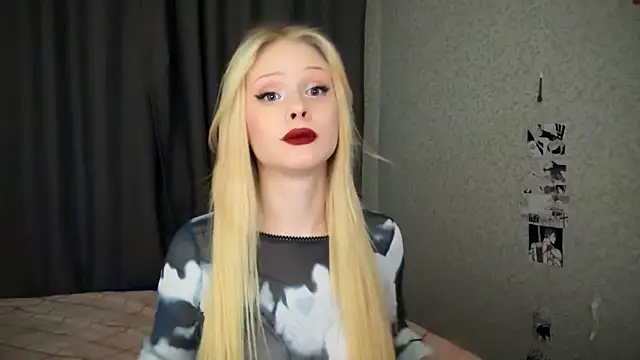 Snapshot of lisa_barbie chatting on 01-25-25, 02:58 lisa barbie online show from 01-25-25, 02:58