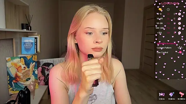 Snapshot of lisa_barbie chatting on 10-14-25, 10:05 lisa barbie online show from 10-14-25, 10:05