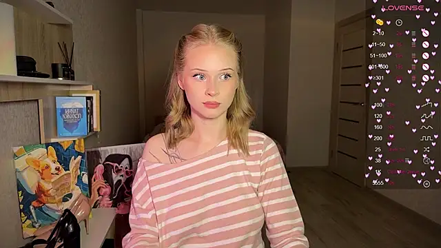 Snapshot of lisa_barbie chatting on 10-19-25, 03:56 lisa barbie online show from 10-19-25, 03:56