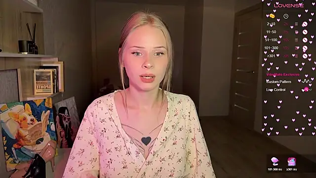 Snapshot of lisa_barbie chatting on 10-22-25, 08:08 lisa barbie online show from 10-22-25, 08:08