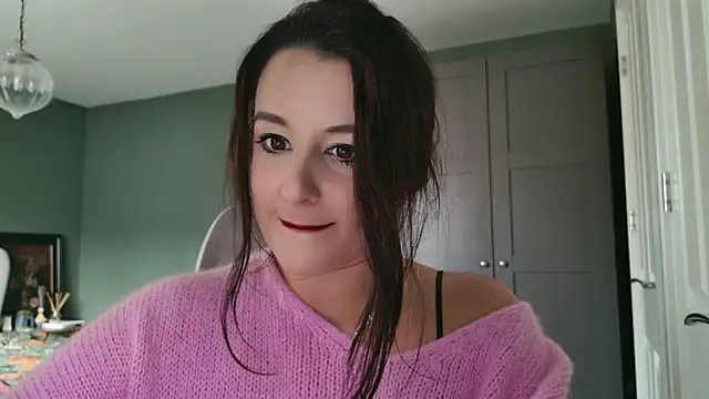 flatwhite0 online show from 12-09-24, 01:55