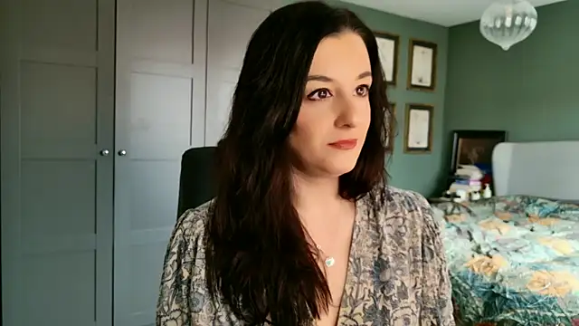 flatwhite0 online show from 04-03-26, 09:18