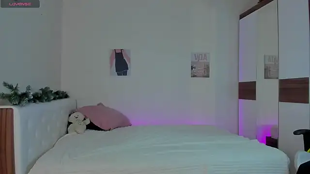 tender babyy online show from 01-28-25, 02:21