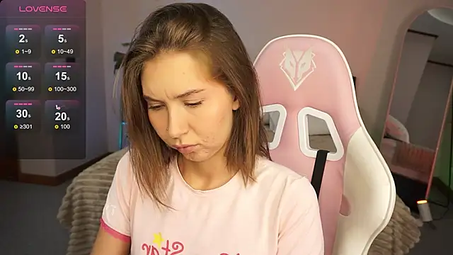 LinaSiren online show from 12-15-24, 06:51