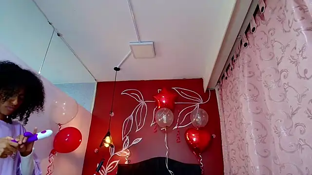 Zia Green online show from 02-19-25, 06:32