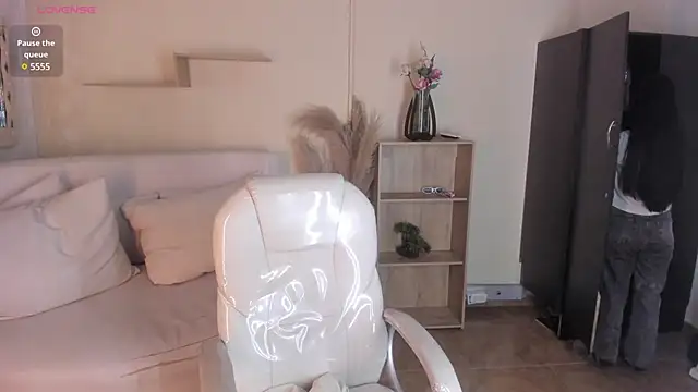 Amy Kiitty  online show from 02-04-25, 02:28