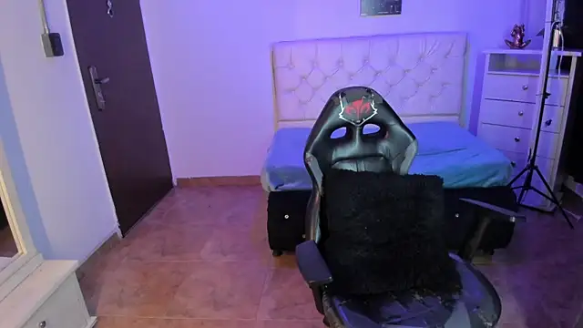 Amy Kiitty  online show from 09-12-25, 01:22