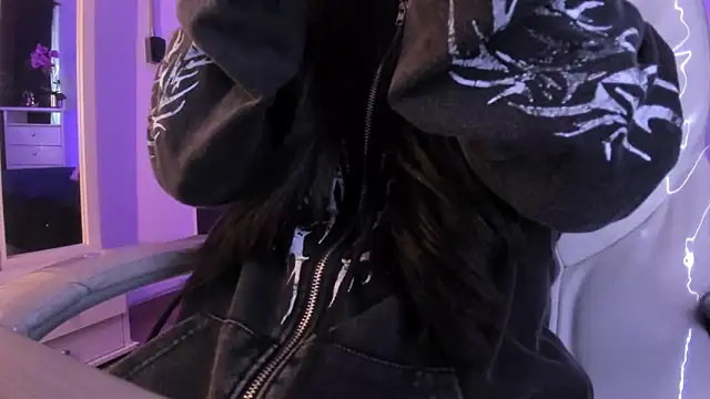 Amy Kiitty  online show from 12-19-25, 12:56