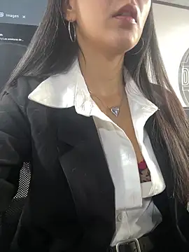 Amy Kiitty  online show from 04-27-26, 01:31