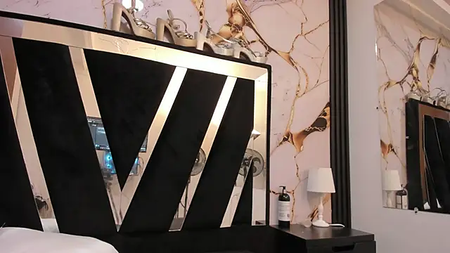 KarinaSimonz online show from 02-12-26, 01:11