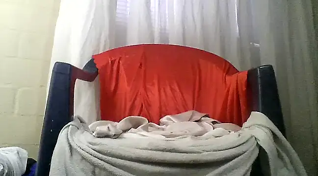 Snapshot of straichathot_08 chatting on 02-17-25, 10:36 straichathot 08 online show from 02-17-25, 10:36