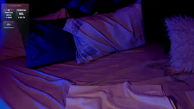 Snapshot of _Chartlotte chatting on 01-11-25, 11:24 Chartlotte online show from 01-11-25, 11:24