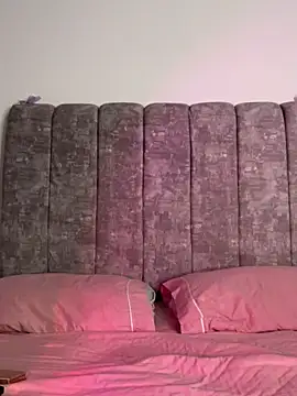 Snapshot of _Chartlotte chatting on 09-13-25, 02:00 Chartlotte online show from 09-13-25, 02:00