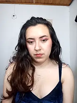 Emi chik online show from 12-20-24, 02:08