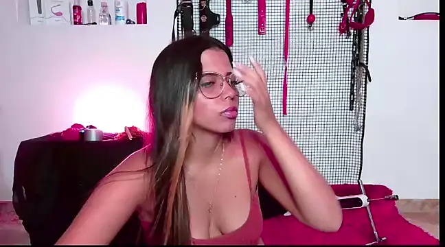 Megaan Greey online show from 01-10-25, 03:27