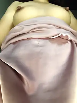 Snapshot of Hue87 chatting on 11-16-25, 02:11 Hue87 online show from 11-16-25, 02:11