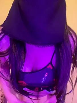 Cameelia online show from 10-29-25, 02:58