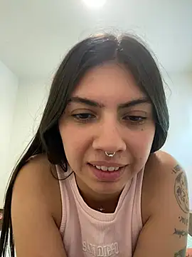 Snapshot of Argentiiniita chatting on 01-08-25, 09:44 Argentiiniita online show from 01-08-25, 09:44