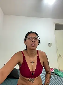 Snapshot of Argentiiniita chatting on 02-02-25, 01:41 Argentiiniita online show from 02-02-25, 01:41