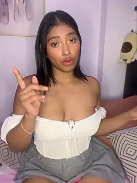 Isabella fasilier online show from 02-05-25, 12:10