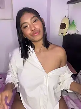 Snapshot of Isabella_fasilier chatting on 02-07-25, 04:48 Isabella fasilier online show from 02-07-25, 04:48