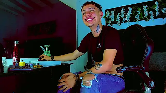 HannibalLester online show from 03-08-26, 05:28