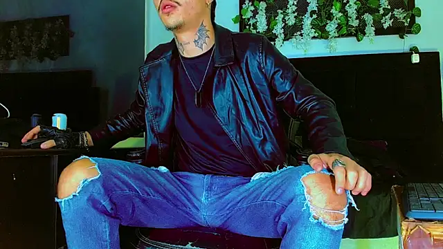 HannibalLester online show from 04-28-26, 04:39