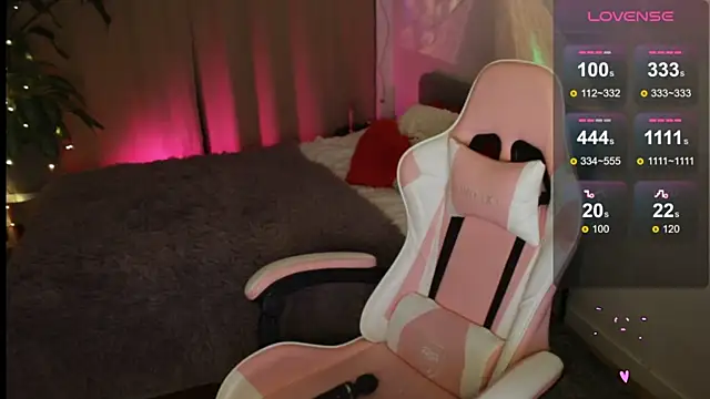 Snapshot of VasilisaRedHooot chatting on 02-22-25, 05:13 VasilisaRedHooot online show from 02-22-25, 05:13