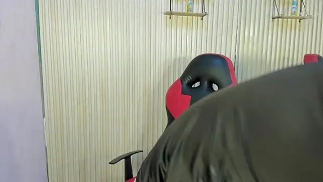 Snapshot of yei-sant chatting on 11-08-25, 02:34 yei-sant online show from 11-08-25, 02:34