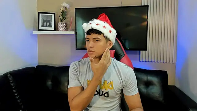 Snapshot of yei-sant chatting on 12-17-25, 08:48 yei-sant online show from 12-17-25, 08:48