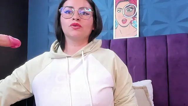 NicoleJonss online show from 05-16-26, 12:18